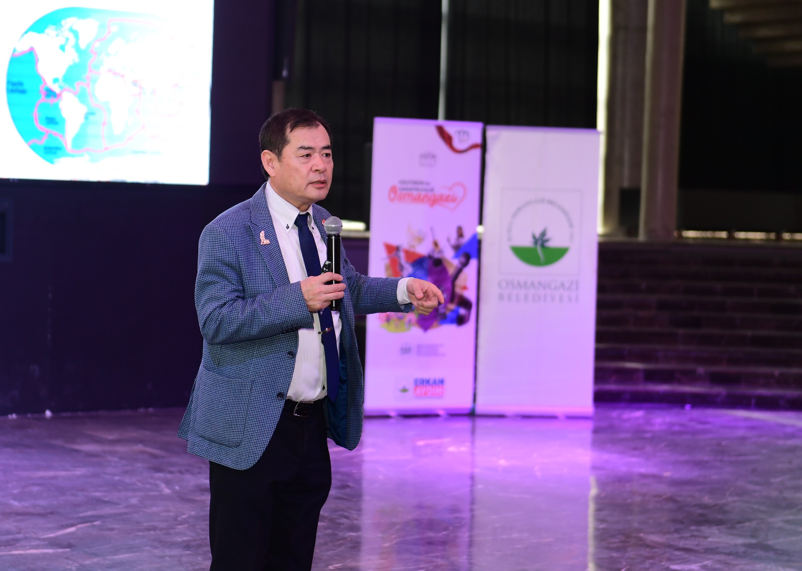 698473Fcb4467436192811