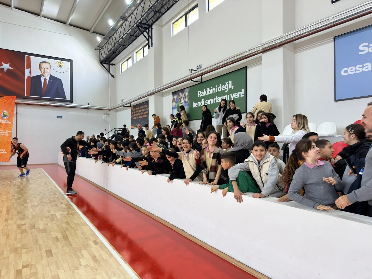 Cbccb3119D45Bcb42Fb6De65F5F78D828F737587