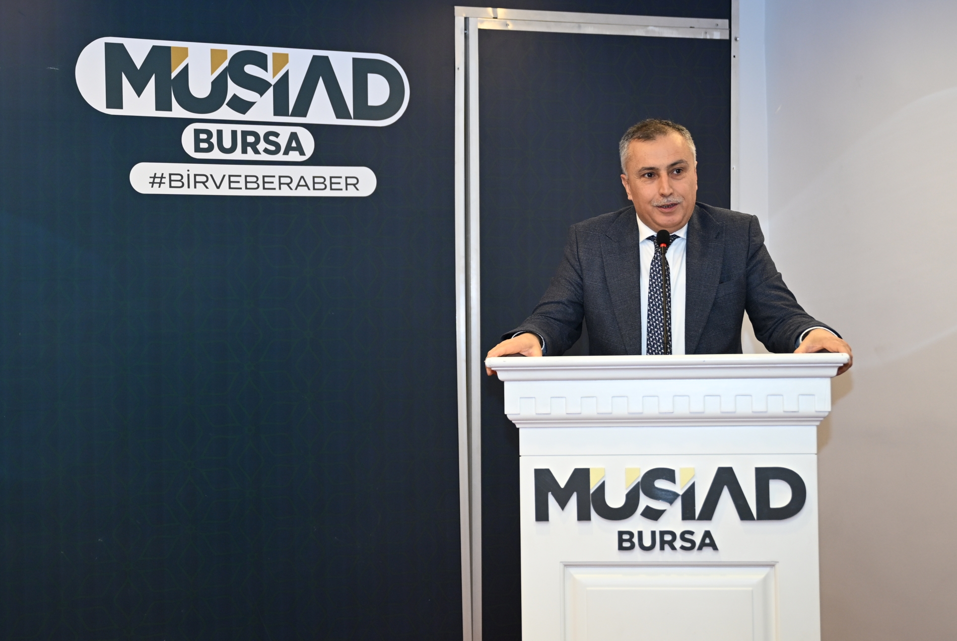 Dd86413Affe12E618F02F90D5C1B3D25