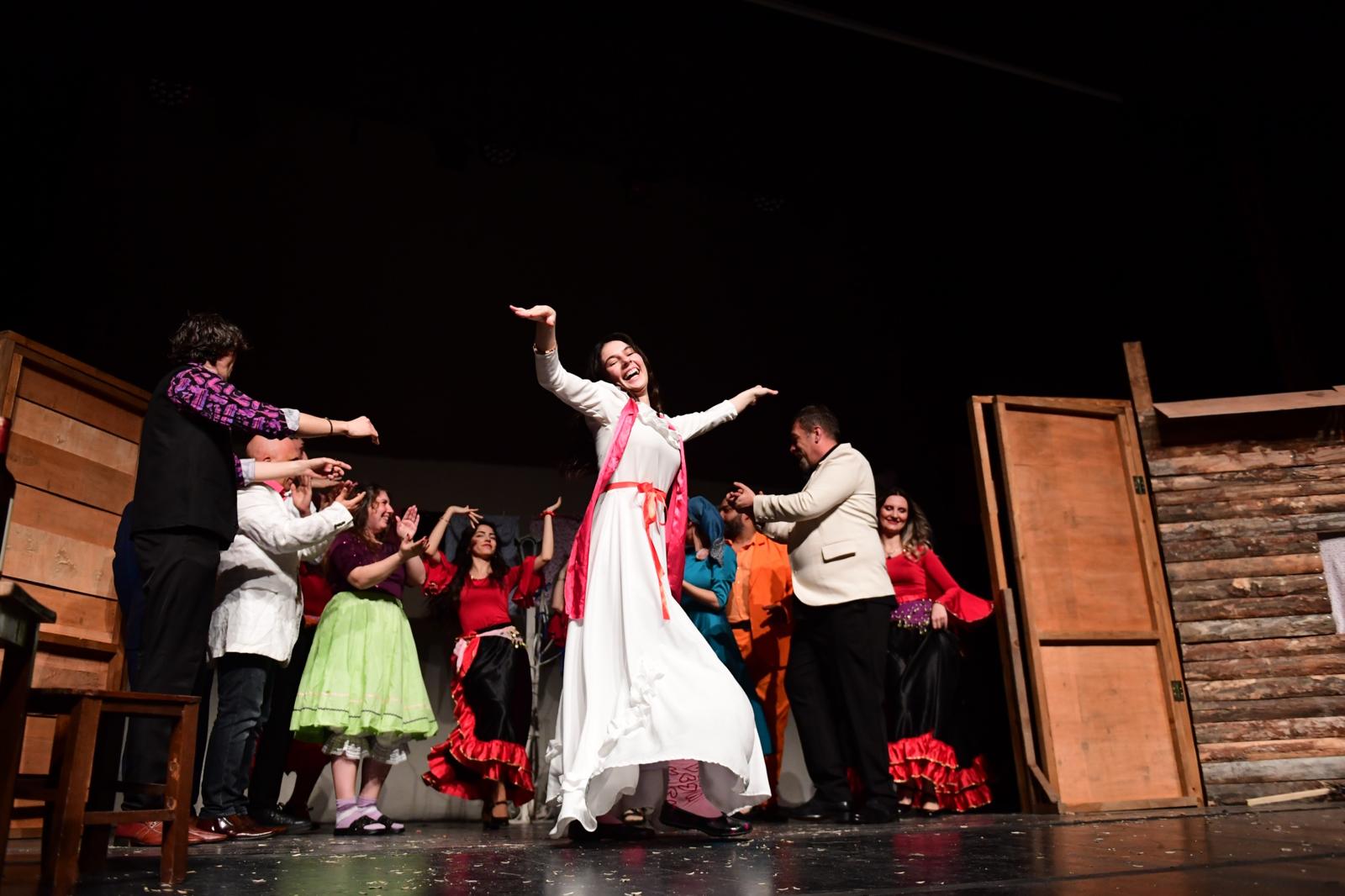 Deli Ayten Müzikali (1)