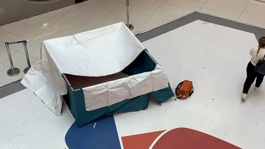 Avmnin Yemek Katindan Beton Zemine Duse 1206885 358876 69B12F2B24081