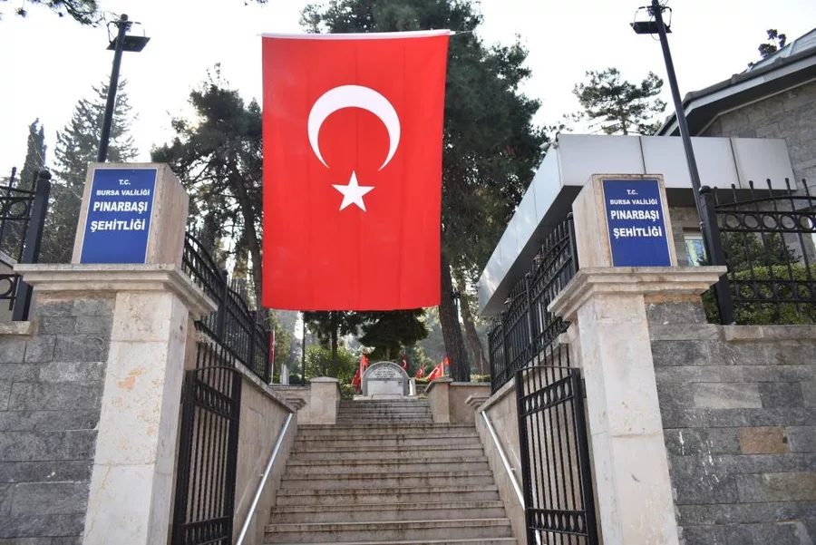 Aw660084 03 69B1F558Abf1D