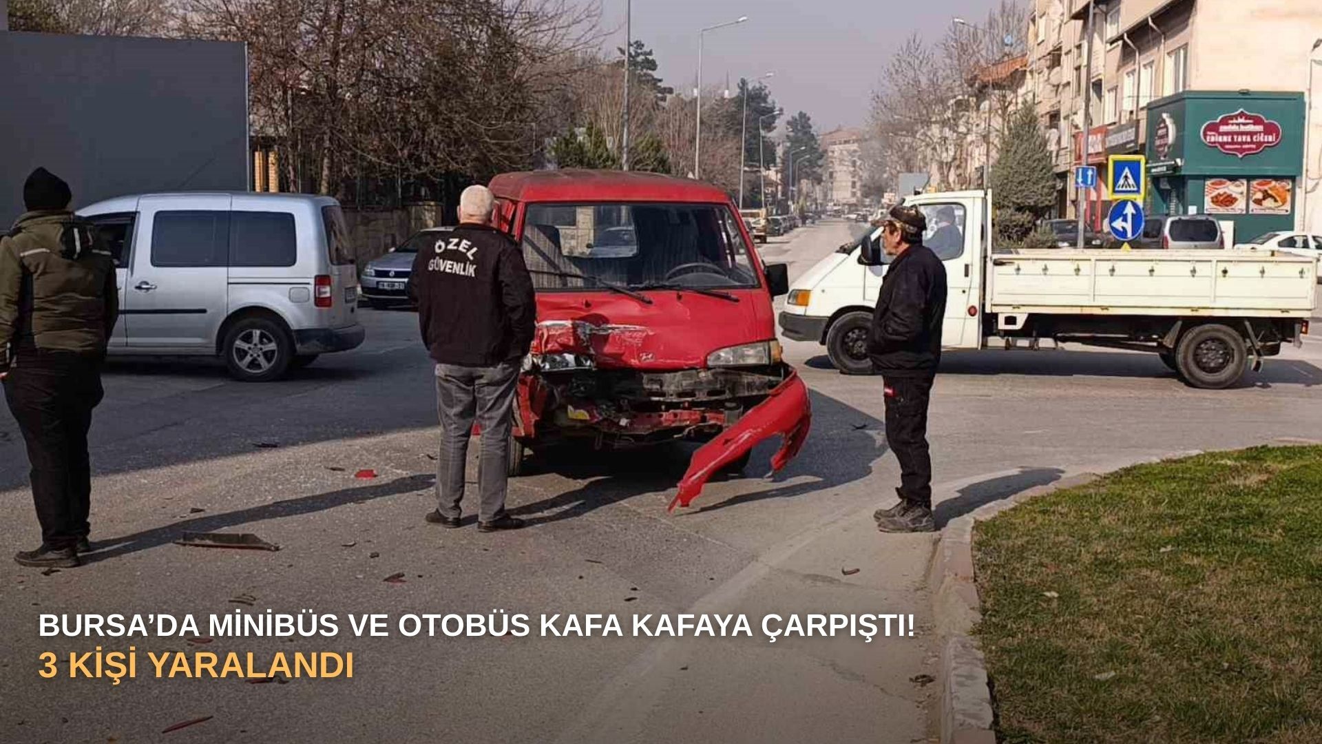 Bursa’da minibüs ve otobüs kafa kafaya çarpıştı! 3 kişi yaralandı