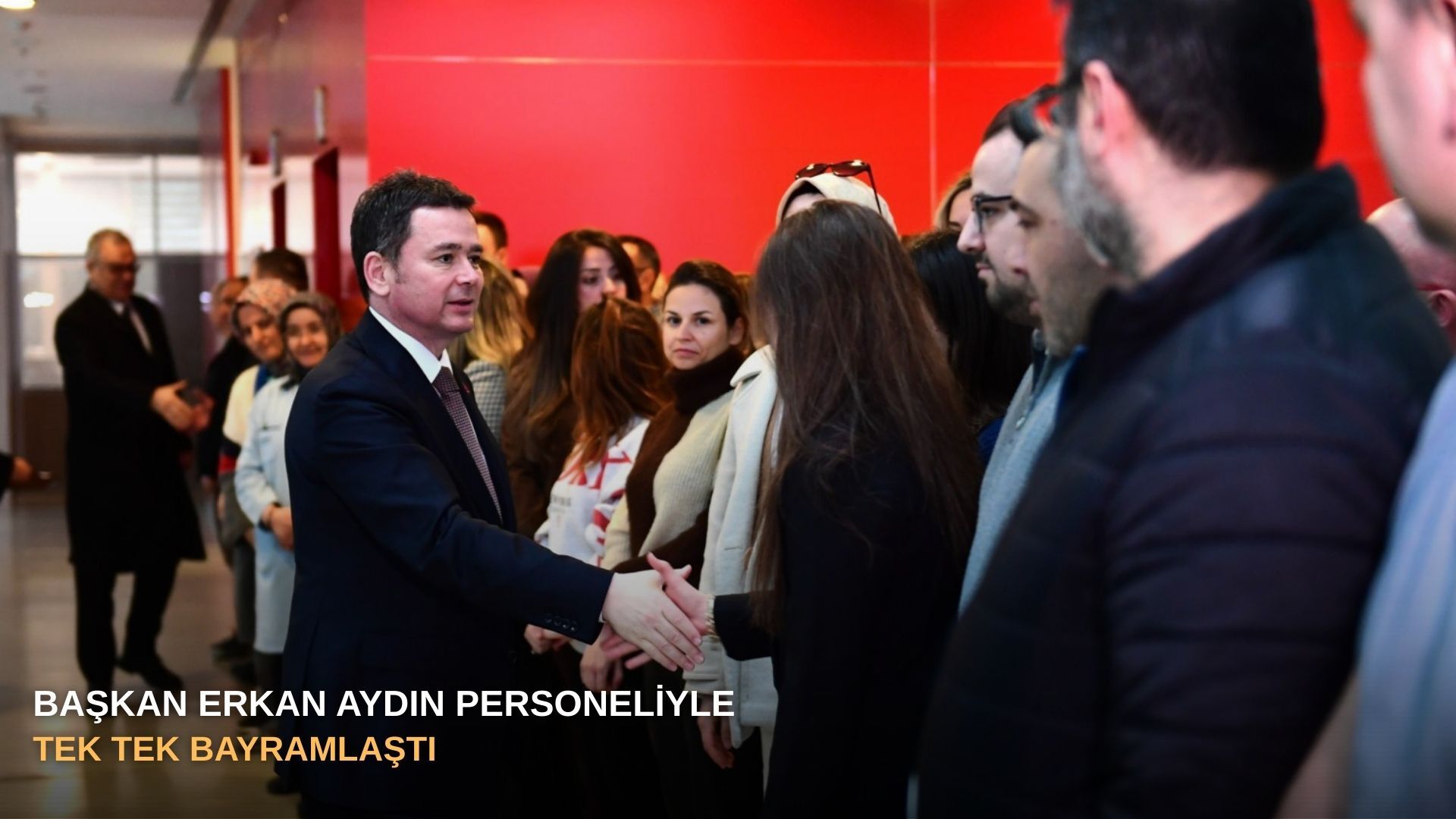Başkan Erkan Aydın personeliyle tek tek bayramlaştı