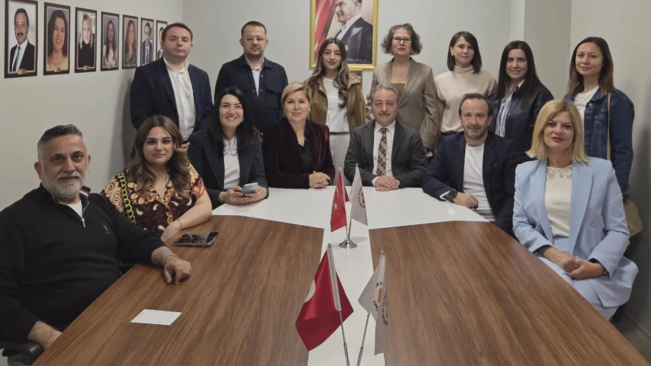 1917447 Bursa Halkla Iliskiler Dernegi Nde Yeni Donem Baskanliga Serdar Omerogullari Secildi 69Ef482C141Aa