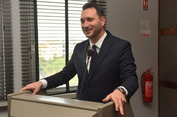 442416303 3361244687509414 69472 1722406005 513 X750