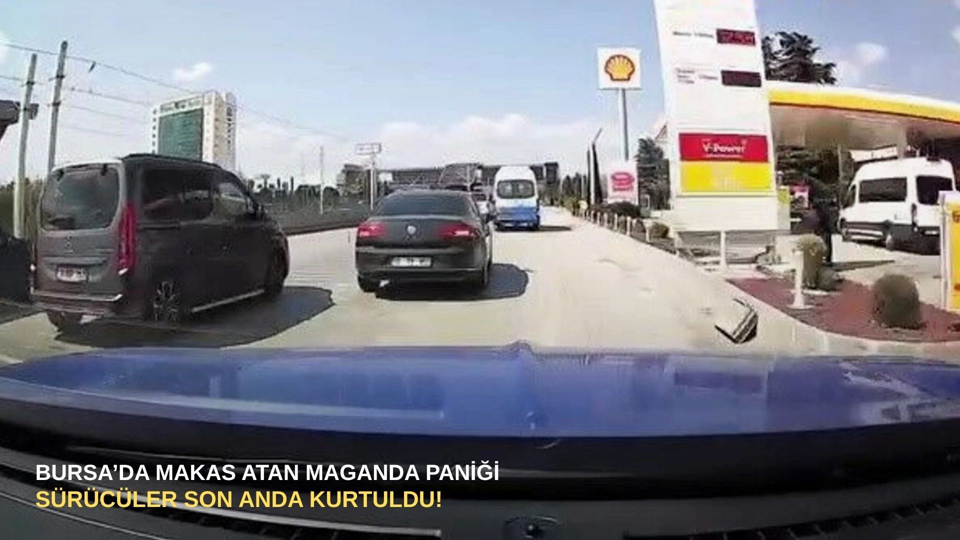 Bursa’da makas atan maganda paniği: Sürücüler son anda kurtuldu!