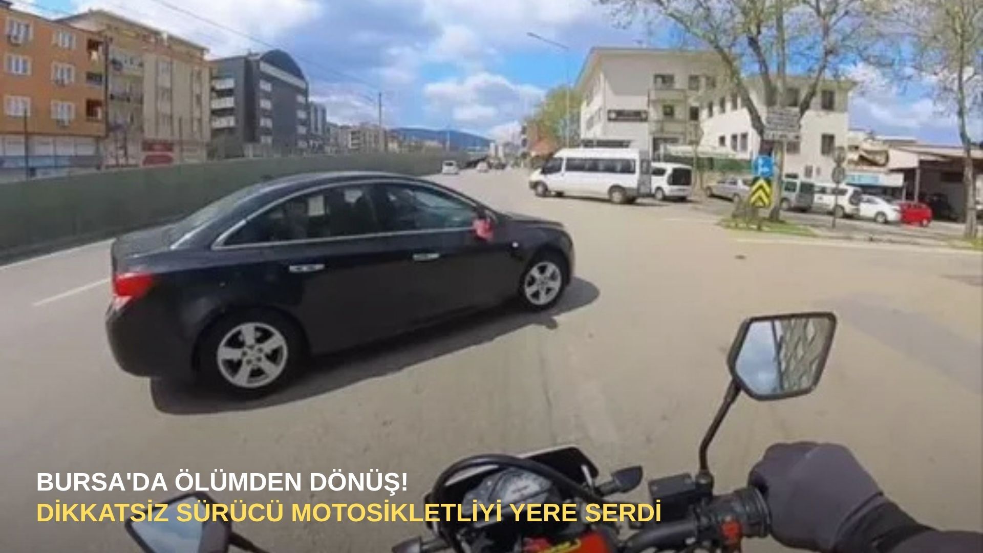 Bursa'da ölümden dönüş! Dikkatsiz sürücü motosikletliyi yere serdi