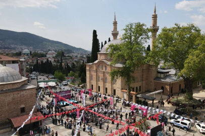 600 Yillik Gelenek Erguvan Bayrami 1682500662 159 Small (2)