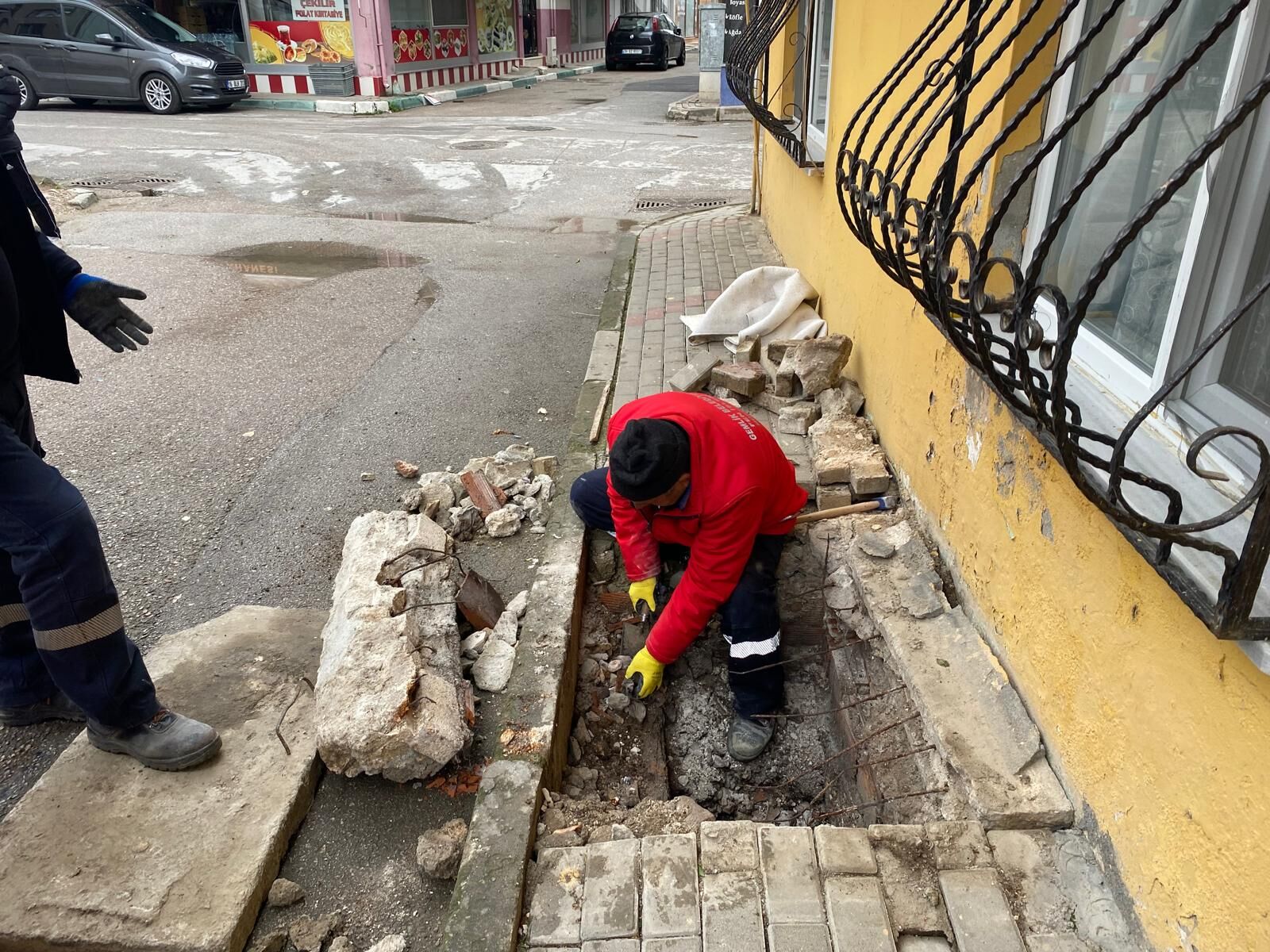 Gemlik Belediyesi Acil Müdahale Ekibi Sahada (7)