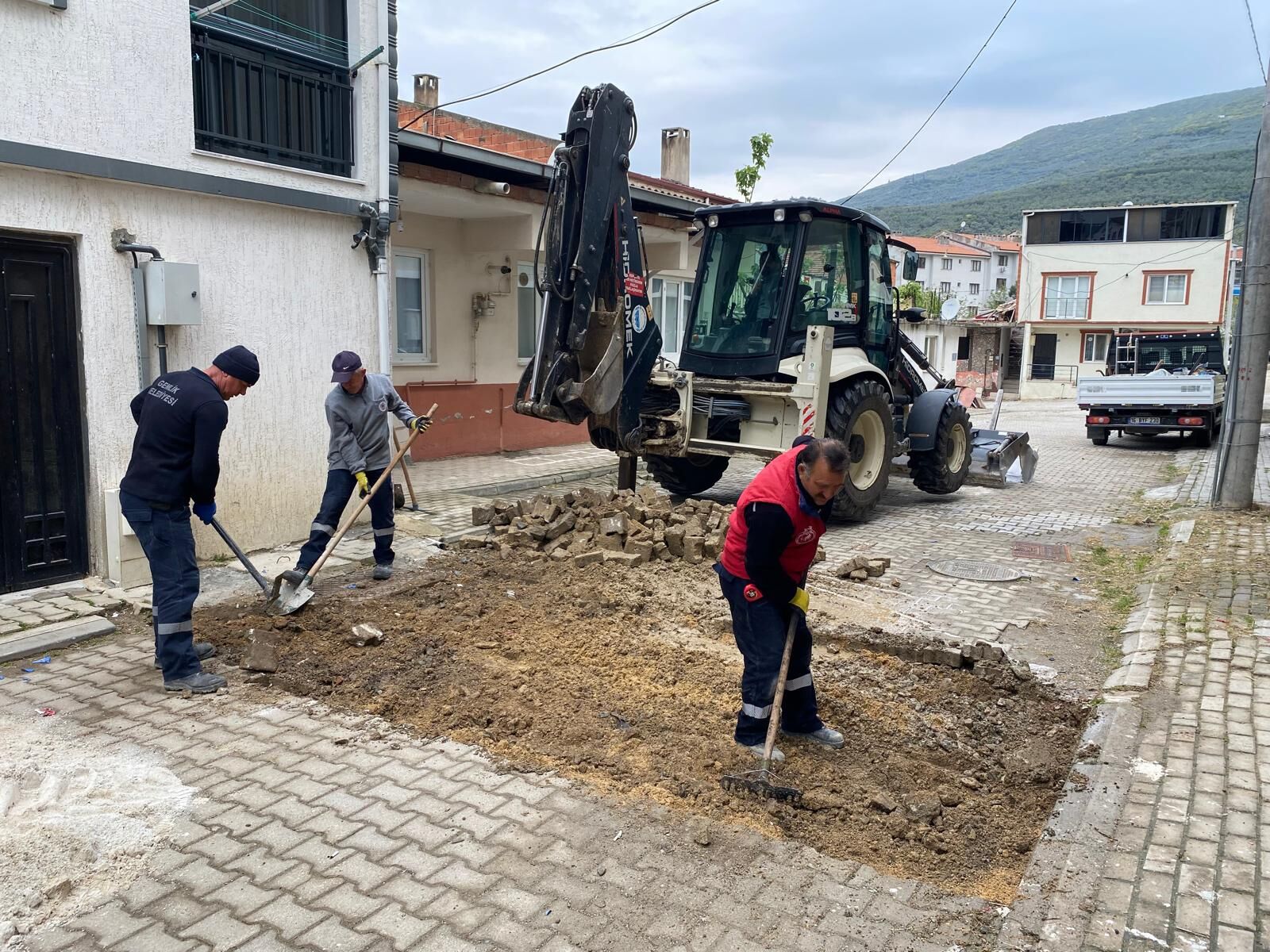 Gemlik Belediyesi Acil Müdahale Ekibi Sahada (9) (1)