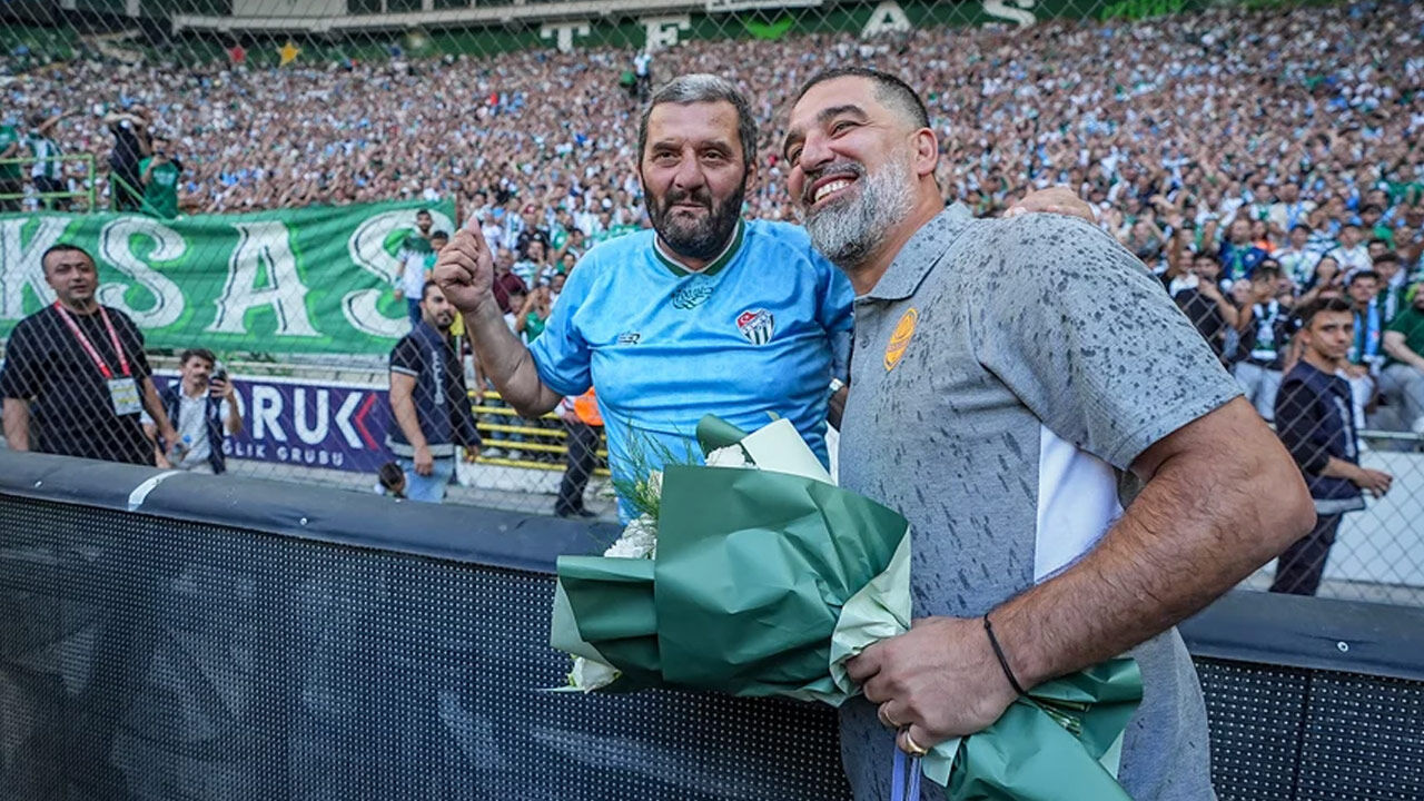 Arda Turan A Bursa Da Sevgi Seli