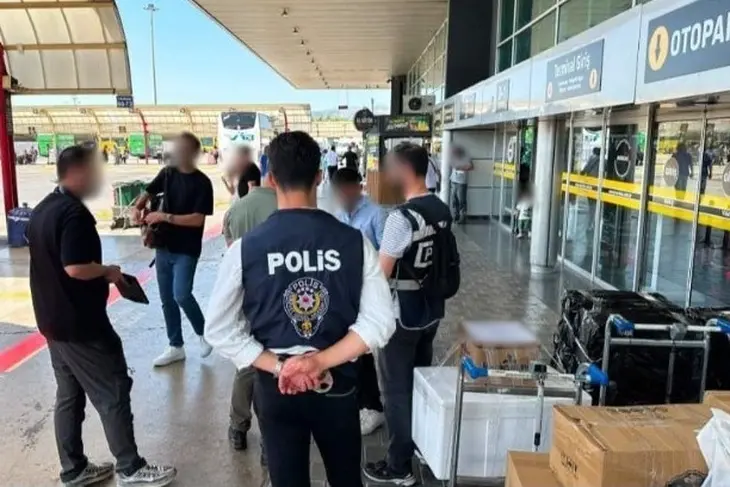Bursa Da Onlarca Duzensiz Gocmen Yakalandi Osmangazi Ve Nilufer 1785222510 168 Large