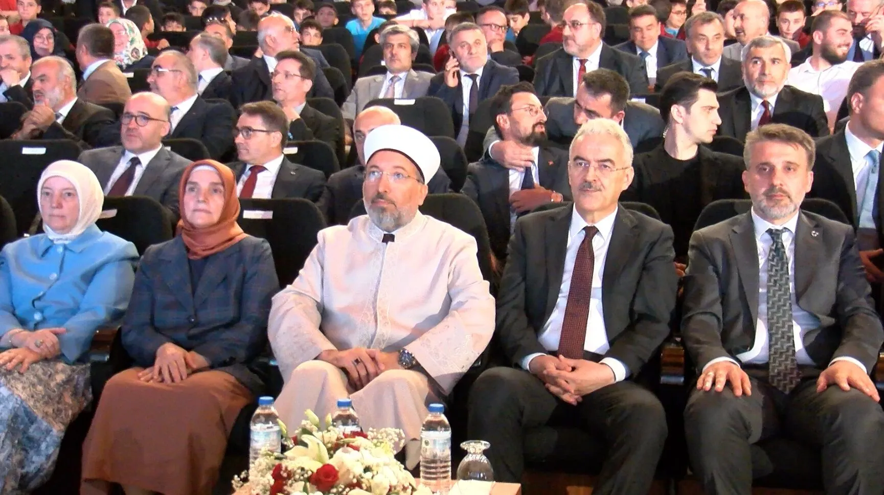 Diyanet Isleri Baskani Arpagus Aileleri 1399077 415506 1