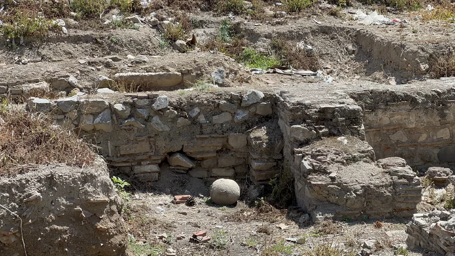 Roma Donemi Hamam Kalintisi Icin Koruma 1406497 417906 6A51Faef8186F