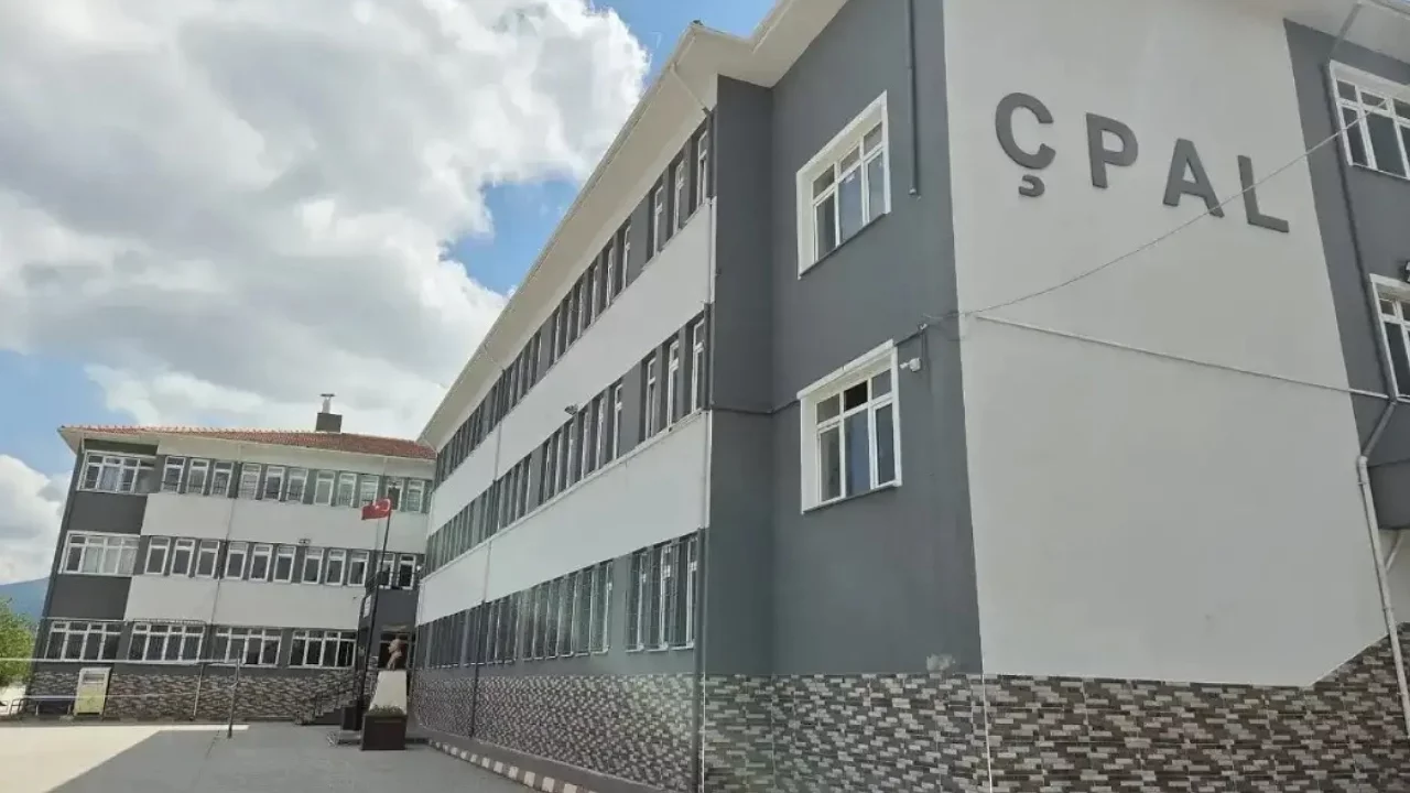 1940653 Bursa Da Koklu Okulun Adi Degisti Sehidimizin Ismi Yasatilacak 6A75B16864045
