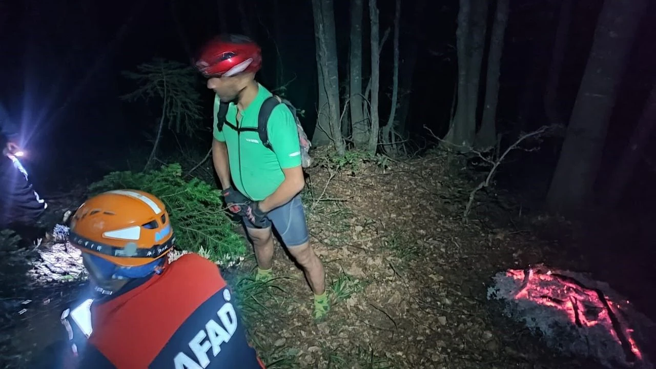 Bursa'da bisikletiyle gittiği vadide mahsur kalan vatandaş dronla bulundu!