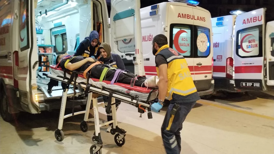 Aa 20260831 42347257 42347255 Bursada Iki Otomobilin Carpistigi Kazada 7 Kisi Yaralandi 6A950Cb73D3A6
