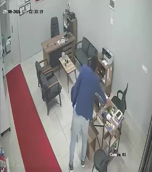 Aw777478 02 6A93D06625405