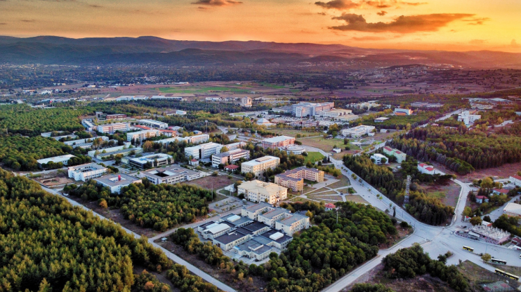 Universite Gorsel 1782802315 696 X750