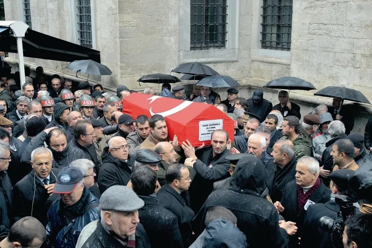 0X0 Son Dakika Sabah Turkiyenin Konustugu Olayda Sir Perdesini Araliyor Kasif Kozinoglunun Olumunde Fetocu Gardiya 1788751346570 (1)