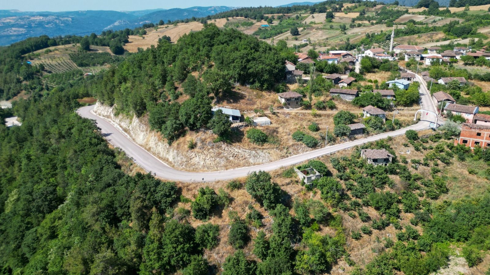 Bursa’da 12 mahalleyi ilgilendiriyor! 50 kilometrelik yol yenilendi