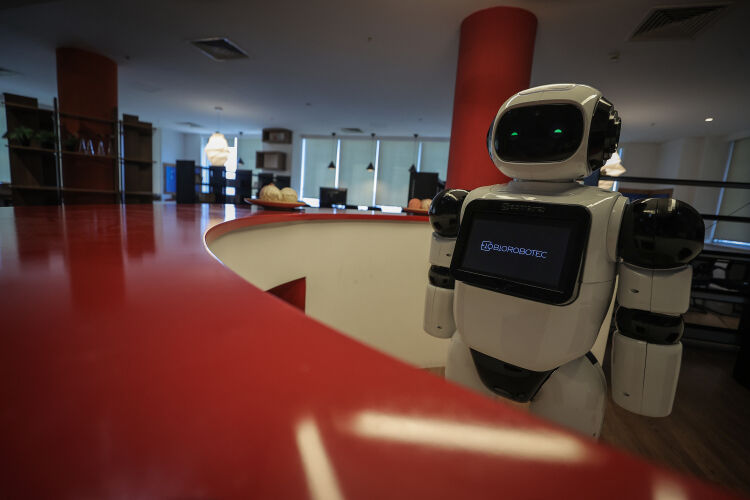 Aa 20260902 42365859 42365854 Yerli Uretim Robot Teknoparkta Danisma Gorevlisi Oldu 1788337232 167 X750