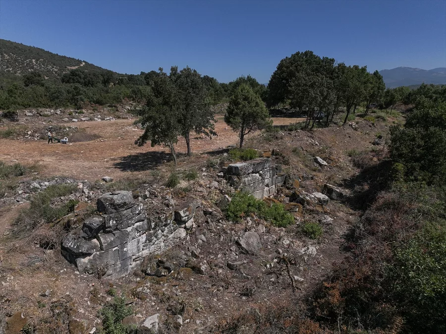 Aa 20260905 42389048 42389045 Roma Imparatoru Hadrianusun Avlandigi Bolgede Kurdugu Kentte Kazilar Basladi 6A9Bd0Ba7C035