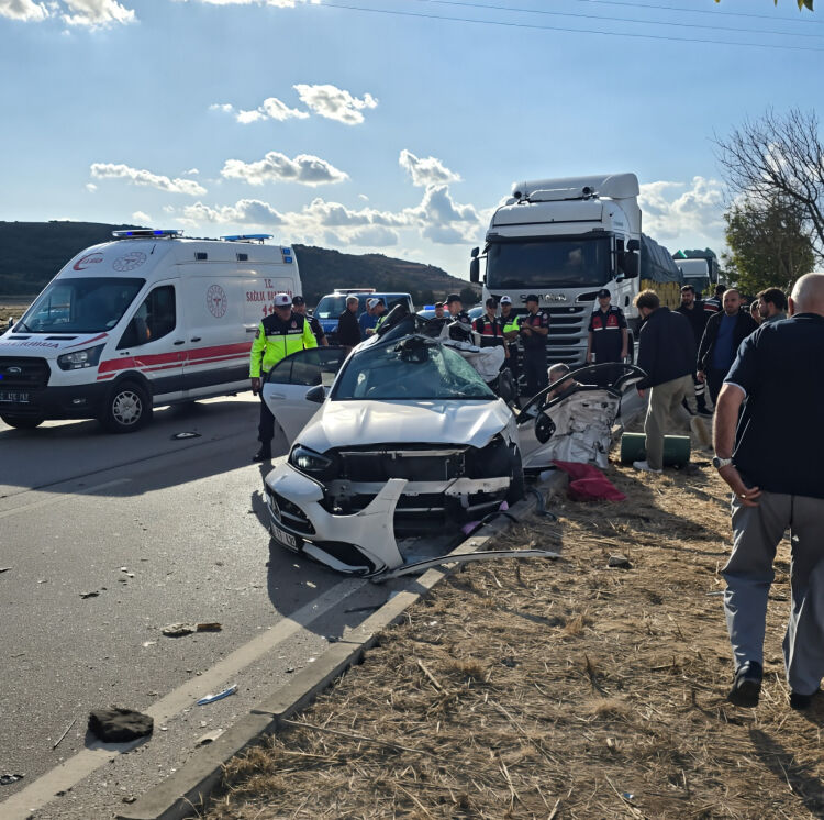 Aa 20260923 42552000 42551998 Bursada Trafik Kazasinda Hamile Kadin Ile 3 Yasindaki Kizi Hayatini Kaybetti 1790253285 312 X750