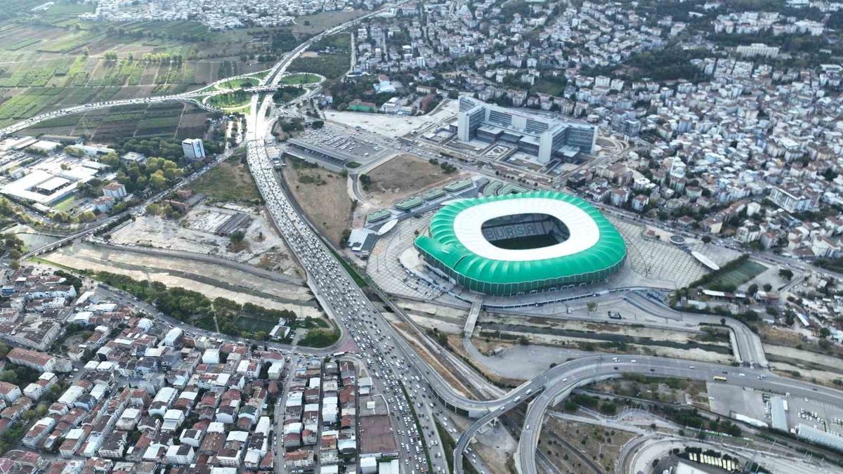 Bursa’da okul heyecanı başladı! Beklenen trafik yoğunluğu yaşanmadı