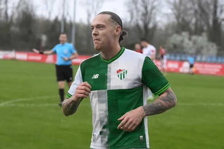 Bursaspor’dan 11. transfer! Yeni yıldız resmen açıklandı