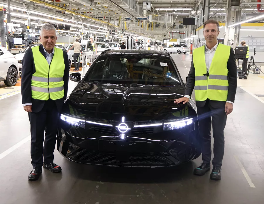 Tofas Ceo Su Cengiz Eroldu Opel Ceo Su Florian Huettl 1 6Ab781034Ba34