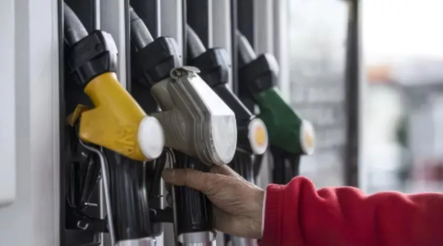 Motorine 6,40 TL zam, benzine indirim! Akaryakıt fiyatları değişiyor