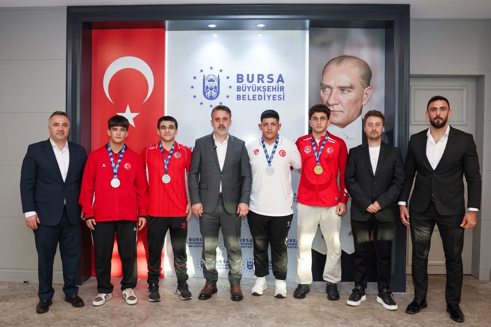 Bursa’nın gururu güreşçilerden Balkan başarısı!
