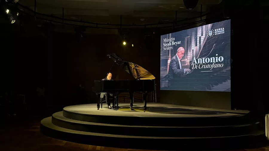 Aa 20261020 42816096 42816093 Italyan Piyanist Antonio Di Cristofano Bursada Konser Verdi 6Ad7Ea1Ca25Af (1)