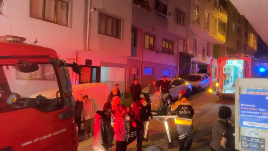 Bursa’da apartmanda korkutan anlar! İtfaiye gerçeği ortaya çıkardı