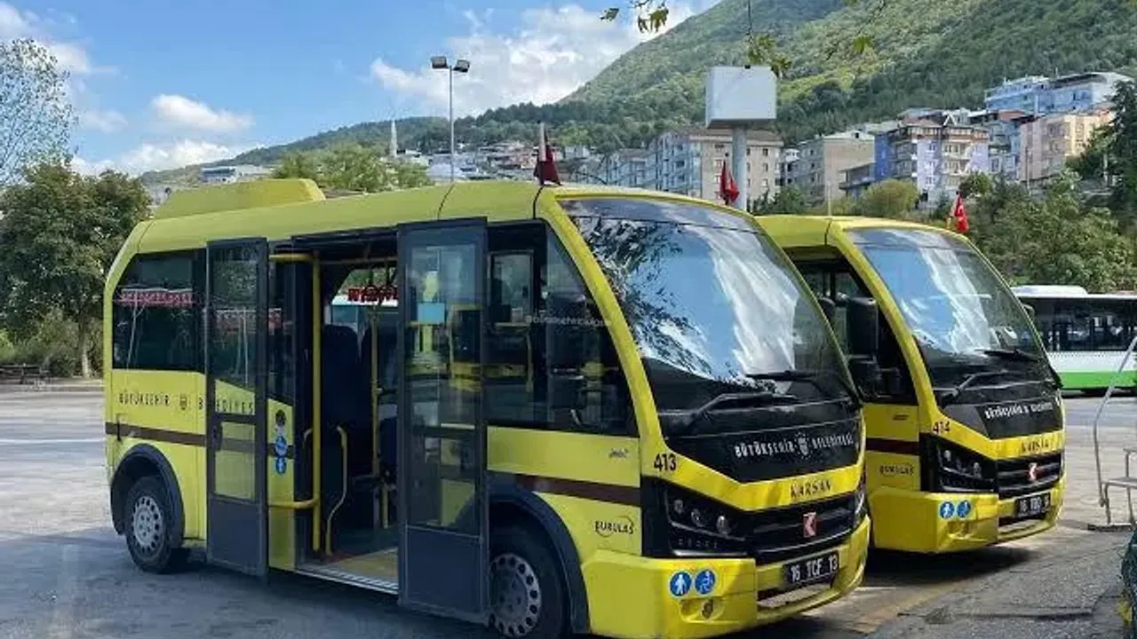 Bu Kucuk Sari Otobus Soforlerinin Surekli Sinirli Ve V0 Uqd9Y9Fgui8G1 1