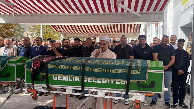 Gemlik Te Evlerinde Oldurulen Ciftin Cin 1540494 458483 1791286171 400 X750
