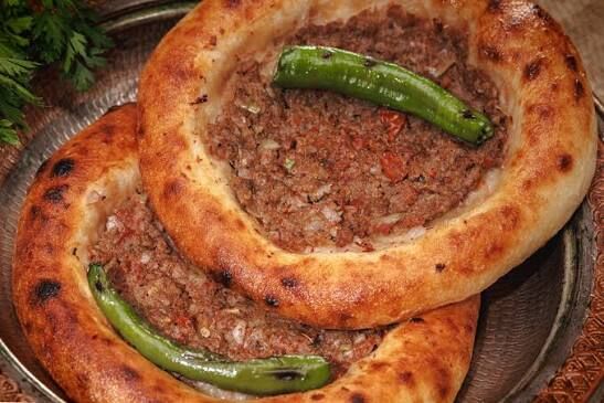 Bursa'da ünlü cantıkçı da listede! Ürününde tek tırnaklı eti çıktı
