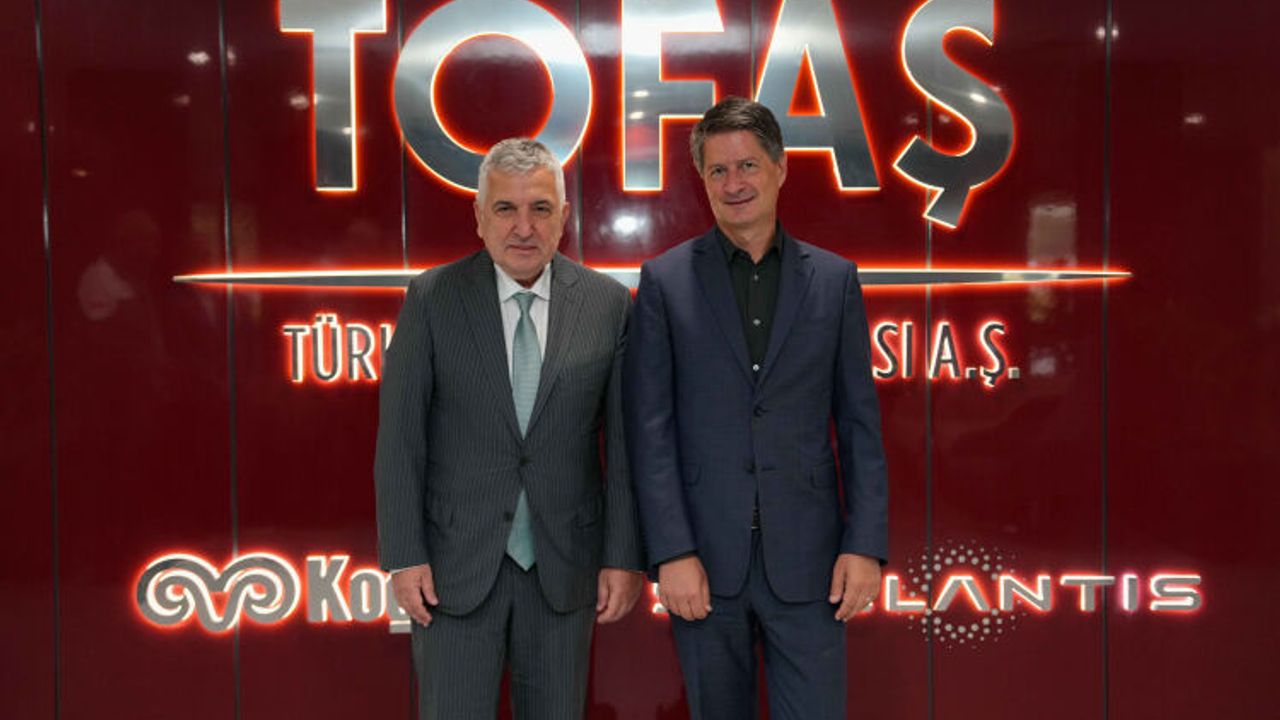 Citroën CEO’su Xavier Chardon, Tofaş Bursa Fabrikası’nı ziyaret etti