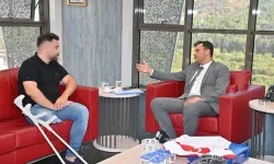 MİLLİ TAKIM KAPTANI ÖZCAN'DAN BAŞKAN ZEYREK'E ZİYARET!