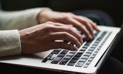 Sosyal medyada uygunsuz paylaşımlara yönelik operasyon