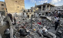 Soykırımcı İsrail'in Gazze Şeridi'ne düzenlediği saldırılarda 25 Filistinli hayatını kaybetti