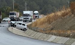 Bolu'da yağış nedeniyle 3 araç birbirine girdi