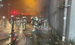 Kağıthane'de 5 katlı iş yerinde yangın