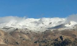 Kaş'a mevsimin ilk karı yağdı