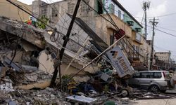 Filipinler'de yaşanan 6,9 büyüklüğündeki depremde hayatını kaybedenlerin sayısı 72'ye çıktı