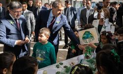 Bakanlar Tekin ve Yumaklı, özel gereksinimli öğrencilerle buluştu