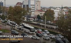 Bursa’da sabah yağışı trafiği durdurdu