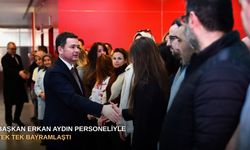 Başkan Erkan Aydın personeliyle tek tek bayramlaştı